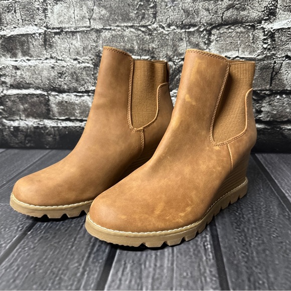 Universal Thread Linda Wedge Cognac size 7.5 Suede Wedge Tan Slip On - Picture 1 of 10